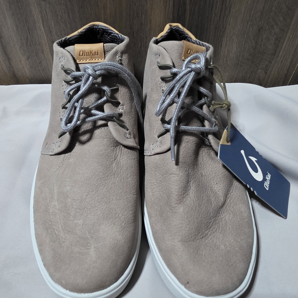 Olukai Men's Gray Casual Shoes Size 9 NEW